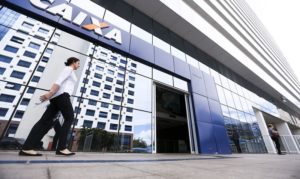 Caixa paga nesta terça (18) abono salarial para nascidos em agosto