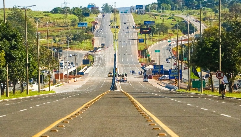 Com mais de R$ 2,2 bilhões investidos, obras do GDF reduzem impacto da crise-ATOS BRASILIA